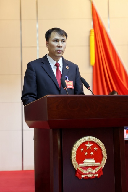 苏哲同志全票当选为建安区人民法院院长